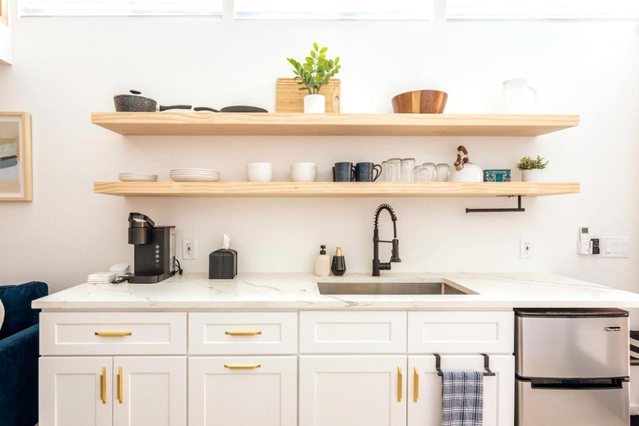 Cozy And Bright Mid-century Gem In Eastside Action *