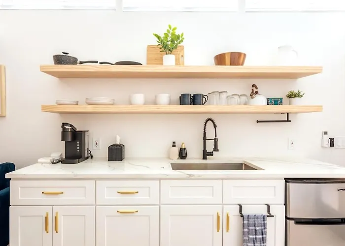 Cozy And Bright Mid-Century Gem In Eastside Action