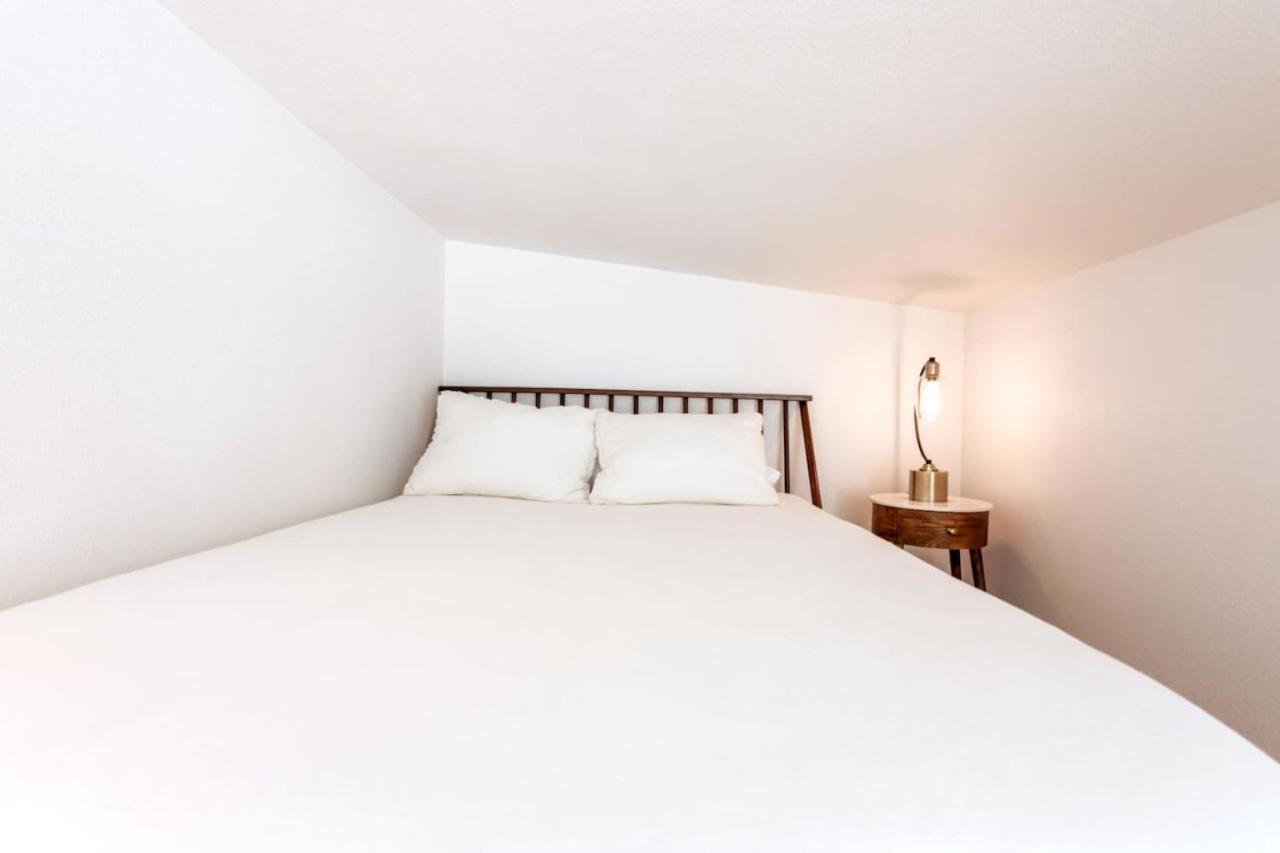 Cozy And Bright Mid-century Gem In Eastside Action Appartement Austin